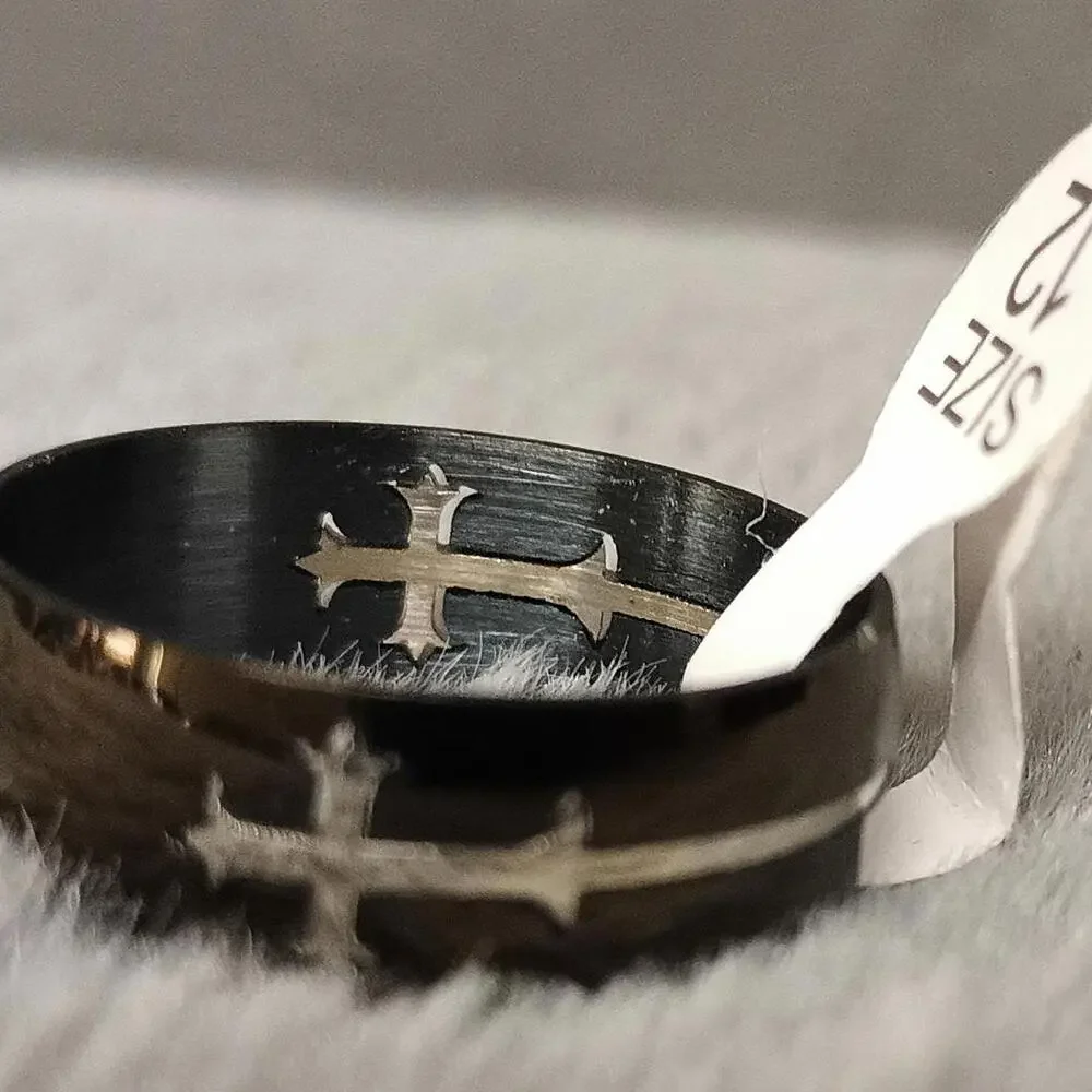 Men's BaND‎ SIZE 12.5 Black Silvertone Cross Ring New Thumb Wedding Commitment